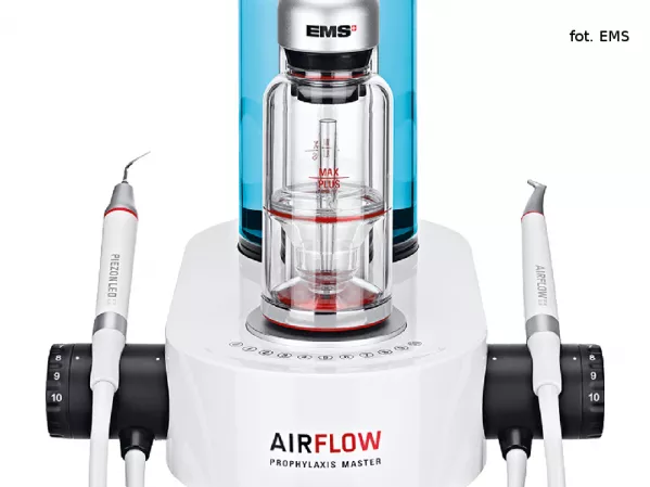 Innowacyjne technologie w gabinecie stomatologicznym Parkowa - AIRFLOW® Prophylaxis Master