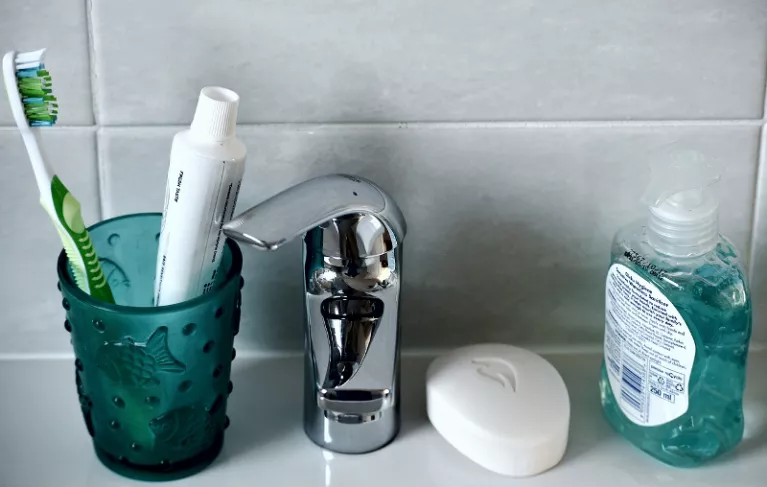 Profilaktyka domowa i specjalistyczna jamy ustnej